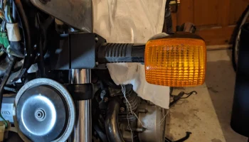 Зажим держателя индикатора Honda XBR500............ 2