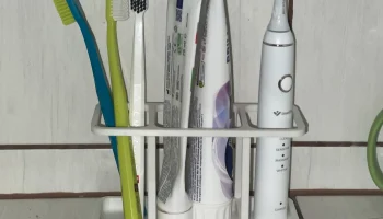 Держатель для зубных щеток и зубной пасты - современный д... 1
