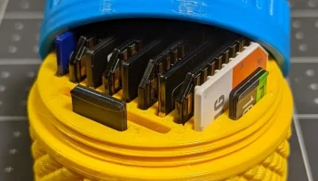 Эффективный футляр для SD-карт (вмещает 11 SD-карт + 8 Micro 1