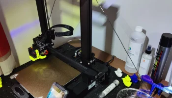 Направляющая нити для профиля 20x20, например Ender 3 S1 ... 1