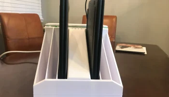 6. Держатель планшета и зарядная станция для Chromebook или iPad. 3
