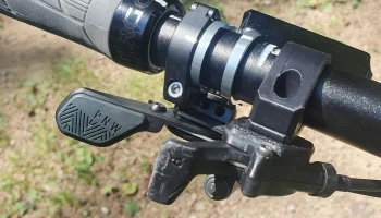 Горизонтальное крепление рычага RockShox......