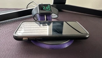Подставка для зарядки смартфона и Apple Watch....... 1