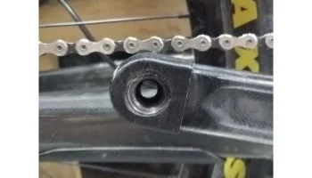 Защитная крышка багажника RaceFace Aeffect......