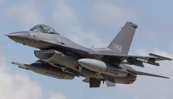 Истребитель F-16 Fighting Falcon 4