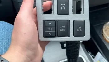 Панель двойного переключателя Toyota............ 1