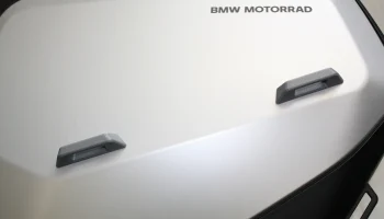 BMW R1300GS Vario Замена проушины для бокового багажника ... 3