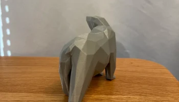 Низкополигональная статуя белого медведя... 4