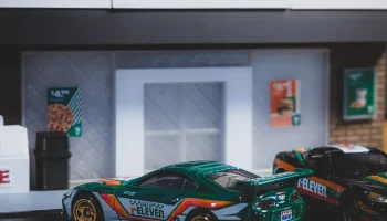 Набор моделей 7-Eleven - диорама в масштабе 1:64 8