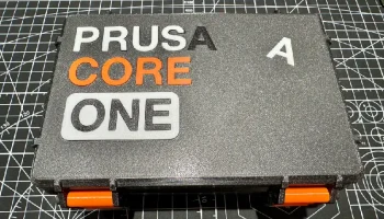 Deckel f&uuml;r die Rugged Box - ЛОГОТИП PRUSA CORE ONE