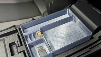 Полка консоли подлокотника Subaru Outback 6-го поколения