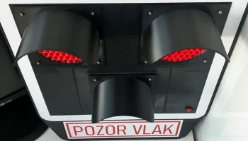 Предупреждающий сигнал чешского железнодорожного переезда.. 7