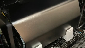 Горизонтальные кронштейны eGPU BlackMagic Designs...... 1