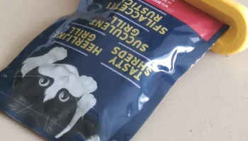 Соковыжималка для кошачьего корма...