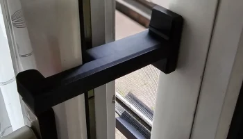 Fenster / T&uuml;r Kippstopper Ограничитель наклона окна/двери...