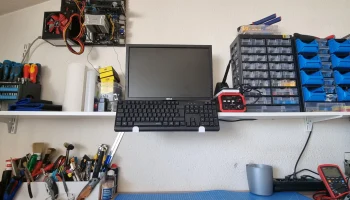 Tastaturhalterung / Держатель клавиатуры 1