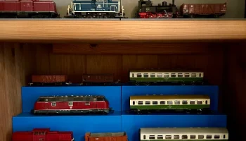 Модельная железнодорожная витрина Modellbahn Vitrinentreppe 