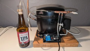 Вакуумный насос со старым мотором от холодильника........
