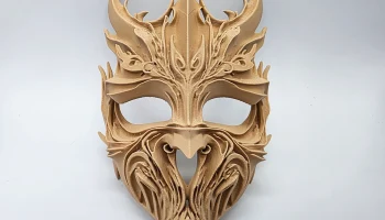 Вырезанная из дерева темная ритуальная маска......... 2