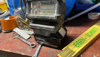 Рабочий фонарь Makita с винтом М8