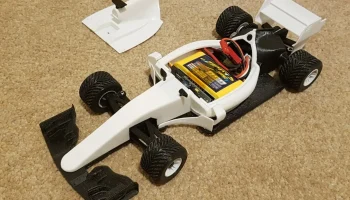 Радиоуправляемый автомобиль OpenRC F1 в масштабе 1:18