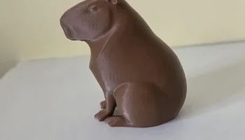 Современная фигурка капибары 1