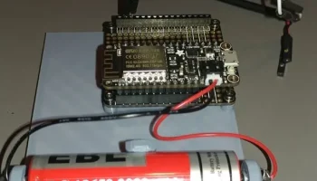 Adafruit Feather Doubler с аккумуляторным креплением 18650 ( 3