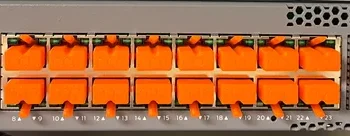 Сетевой разъем RJ-45, пылезащитная заглушка, версия CCD..... 8