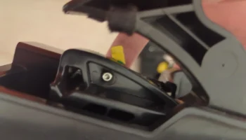 Крепление рычага заднего сиденья Toyota Auris............ 2