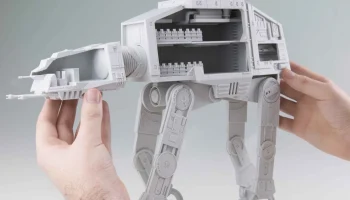 Детальный AT-AT из "Звездных войн" в масштабе 1:75.