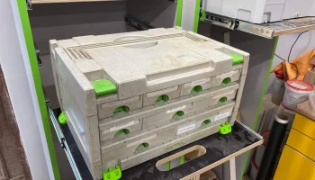 Систейнер Festool SYS2 с креплением на полку........