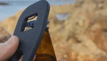 Простая открывалка для бутылок
