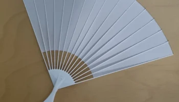 Ручной веер широкий