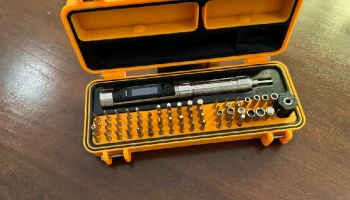 Прочный чехол для ES15 + комплект iFixit Mako........