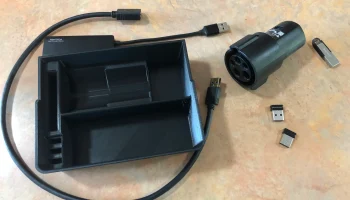 Консольный лоток Tesla Model 3 со встроенным USB 1