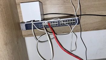 Крепление переключателя Netgear 2