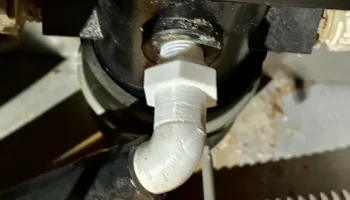 Шланговый штуцер 1/8 NPT x 3/8 Колено 90 градусов - конст...