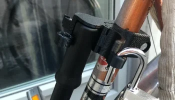 Держатель велосипедного насоса с замком...