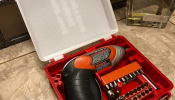 Коробка для беспроводной отвертки Black & Decker LI3000....