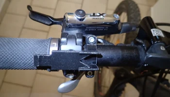 Привинчиваемый держатель дисплея для OpenBikeSensor...... 1