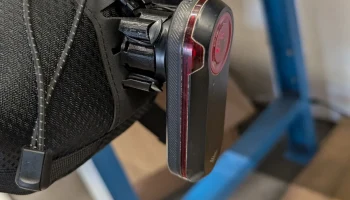 Радар Garmin Varia - крепление на молнии...