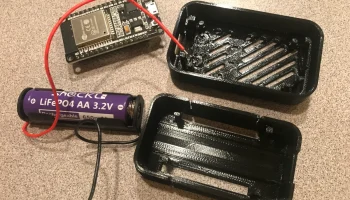 ESP32 DevKit V1 + чехол для аккумулятора 2