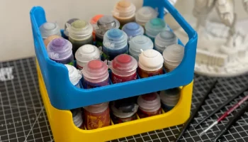 Stack 'n Paint: штабелируемый органайзер для бутылок с краск
