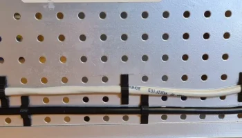 Кабельный зажим Pegboard Держатель кабеля (шаг 15 мм, диа.. 1