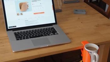 The Laptop Saver - подставка для напитков. 2