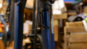 Улучшенное крепление для передатчика скорости Sigma Sport... 1