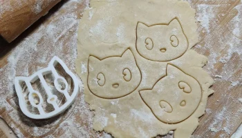 Формочка для печенья с кошачьей головой...