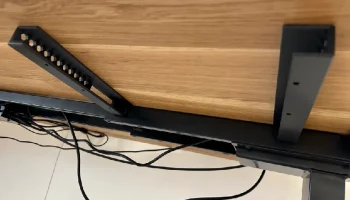 Держатель под столом Macbook 2