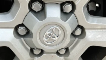 Логотип ступицы колеса Toyota 3