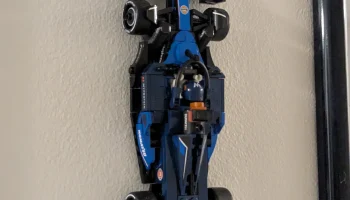 Настенный кронштейн LEGO F1 Speed ​​Champions......